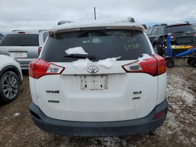 2T3RFREV5FW372243 - 2015 TOYOTA RAV4 XLE Weiß Foto 6