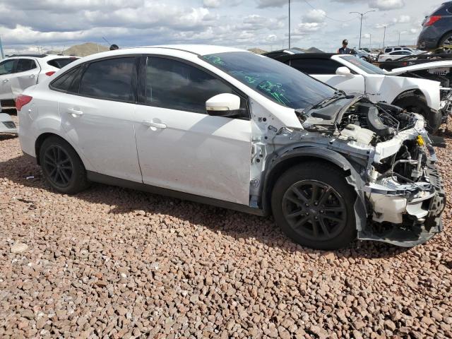 1FADP3F21FL369194 - 2015 FORD FOCUS SE WHITE photo 4