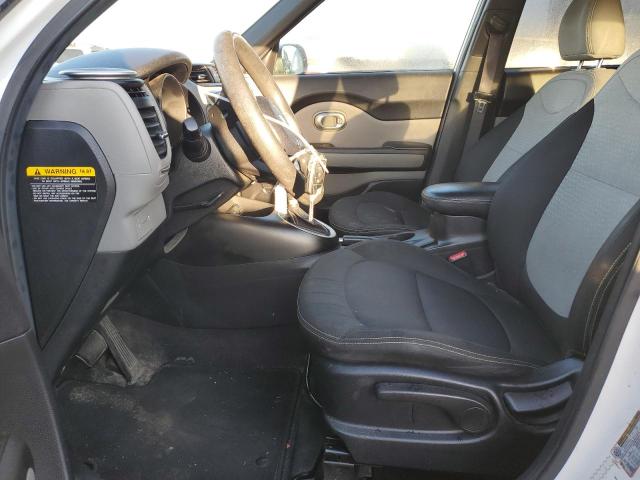 KNDJP3A57G7240546 - 2016 KIA SOUL + WHITE photo 7