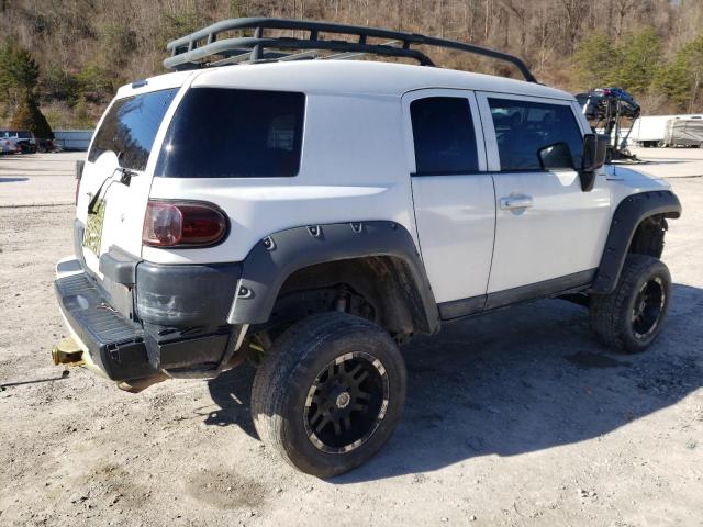 JTEBU11F570029182 - 2007 TOYOTA FJ CRUISER WHITE photo 3