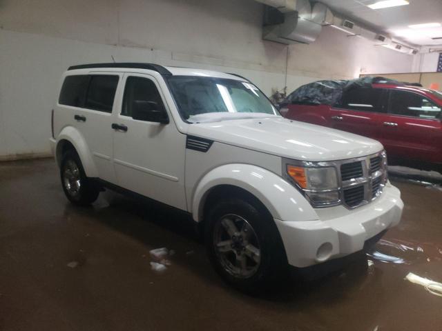 1D8GU28K18W260132 - 2008 DODGE NITRO SXT WHITE photo 4