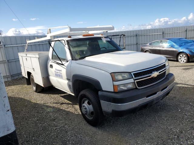 1GBJC34U76E140914 - 2006 CHEVROLET SILVERADO C3500 WHITE photo 4