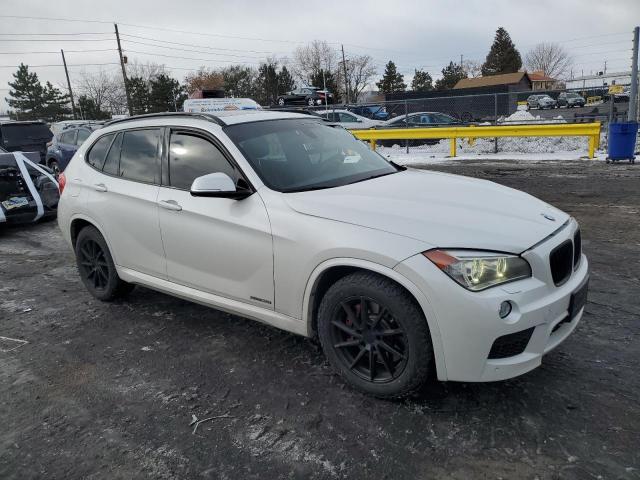 WBAVM5C52FVV94050 - 2015 BMW X1 XDRIVE35I WHITE photo 4