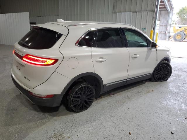 5LMCJ2D95JUL15099 - 2018 LINCOLN MKC SELECT WHITE photo 3
