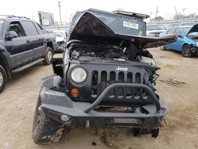 1C4HJWEG0DL526738 - 2013 JEEP WRANGLER U SAHARA BLACK photo 5