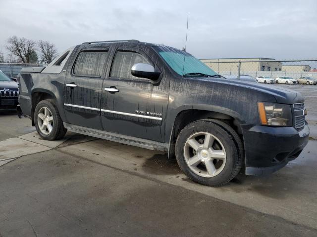 3GNVKGE07AG243360 - 2010 CHEVROLET AVALANCHE LTZ BLACK photo 4