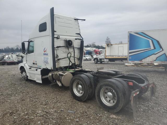 4V4NC9EH0JN891240 - 2018 VOLVO VN VNL WHITE photo 3