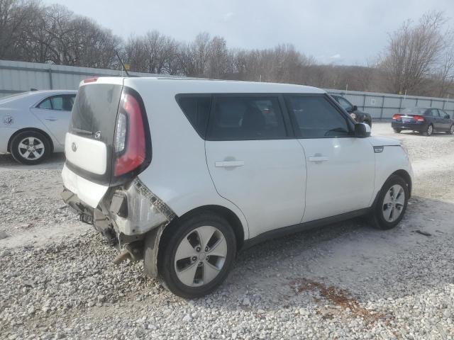 KNDJN2A23G7343582 - 2016 KIA SOUL WHITE photo 3