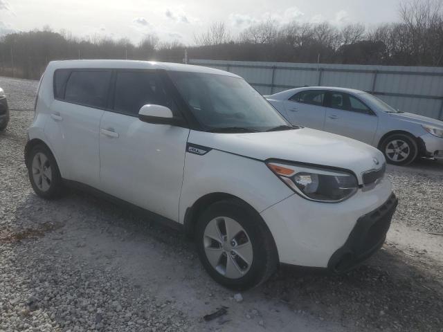 KNDJN2A23G7343582 - 2016 KIA SOUL WHITE photo 4