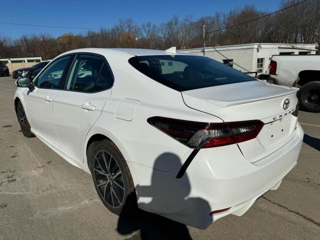 4T1G11AK0MU544879 - 2021 TOYOTA CAMRY SE WHITE photo 2