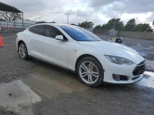 5YJSA1S11FF083854 - 2015 TESLA MODEL S 70 WHITE photo 4