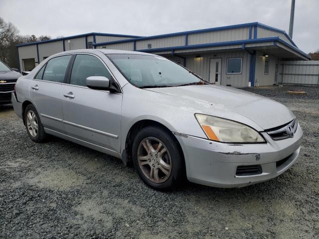 1HGCM56737A069841 - 2007 HONDA ACCORD EX SILVER photo 4