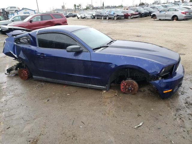 1ZVBP8AN7A5137239 - 2010 FORD MUSTANG BLUE photo 4