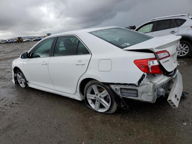 4T1BF1FKXCU592733 - 2012 TOYOTA CAMRY BASE WHITE photo 2