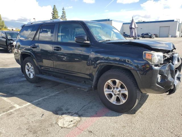 JTEZU5JR0J5183745 - 2018 TOYOTA 4RUNNER SR5 BLACK photo 4