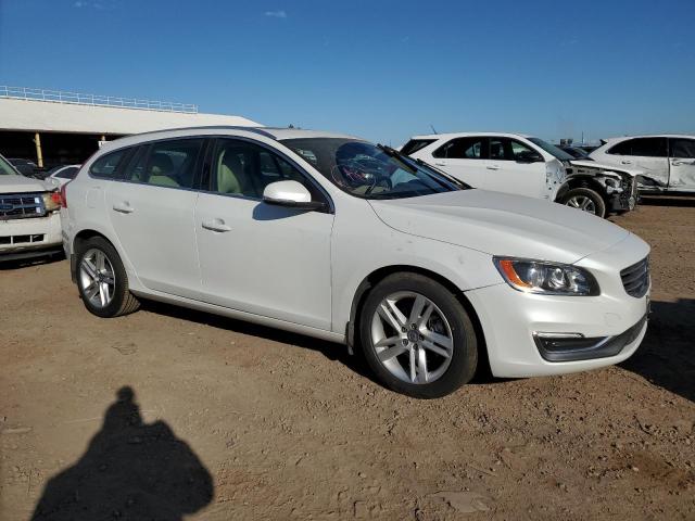 YV140MEK4F1261387 - 2015 VOLVO V60 PREMIER WHITE photo 4