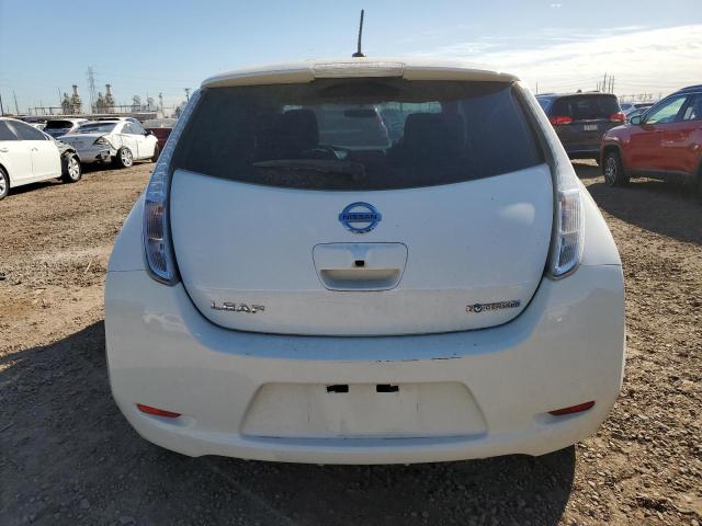 1N4AZ0CP3FC326035 - 2015 NISSAN LEAF S WHITE photo 6