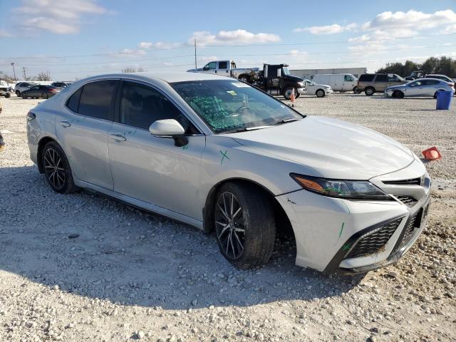 4T1T11AK0PU135428 - 2023 TOYOTA CAMRY SE NIGHT SHADE WHITE photo 4