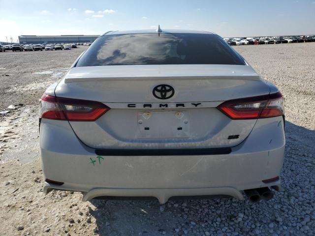 4T1T11AK0PU135428 - 2023 TOYOTA CAMRY SE NIGHT SHADE WHITE photo 6