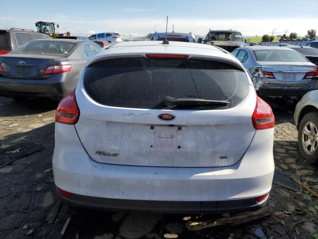 1FADP3K28GL272386 - 2016 FORD FOCUS SE WHITE photo 6