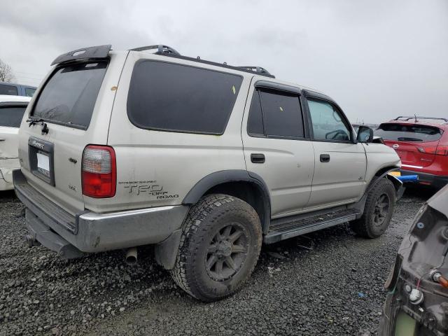 JT3HM84RXW0026519 - 1998 TOYOTA 4RUNNER SR5 SILVER photo 3