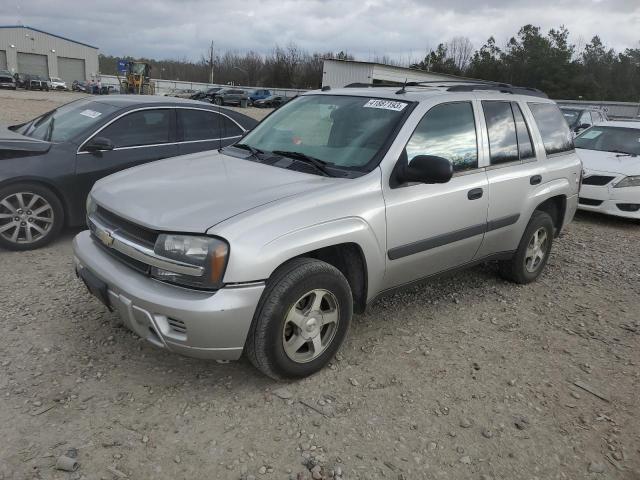 1GNDT13S552315018 - 2005 CHEVROLET TRAILBLAZE LS SILVER photo 1