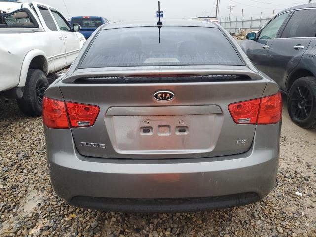 KNAFU4A24B5433135 - 2011 KIA FORTE EX GRAY photo 6