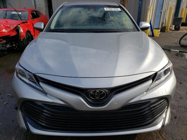 JTNB11HK3J3026363 - 2018 TOYOTA CAMRY L SILVER photo 5