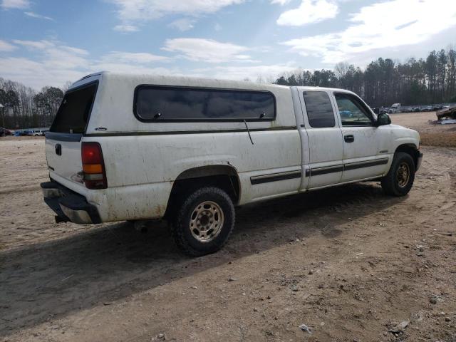 1GCGC29U8YE153750 - 2000 CHEVROLET SILVERADO C2500 WHITE photo 3