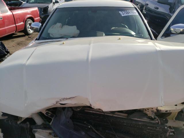 2C3JA43R65H184077 - 2005 CHRYSLER 300 WHITE photo 11