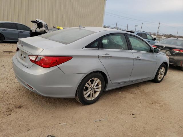 5NPEB4AC4DH697018 - 2013 HYUNDAI SONATA GLS GRAY photo 3