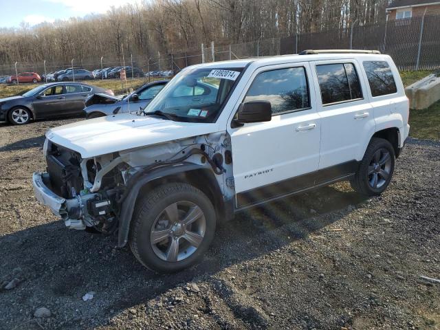 1C4NJRFB3FD113961 - 2015 JEEP PATRIOT LATITUDE WHITE photo 1