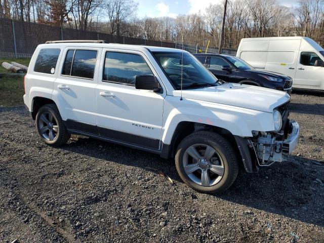 1C4NJRFB3FD113961 - 2015 JEEP PATRIOT LATITUDE WHITE photo 4