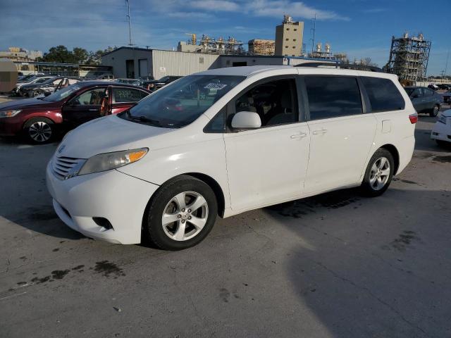 2015 TOYOTA SIENNA LE, 