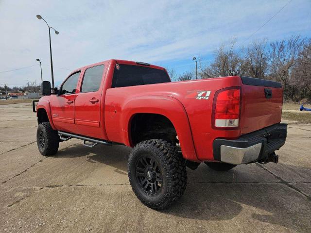 1GT121CG5BF191797 - 2011 GMC SIERRA K2500 SLT RED photo 3