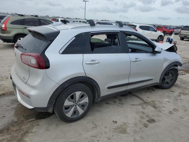 KNDCB3LC2K5356440 - 2019 KIA NIRO FE SILVER photo 3