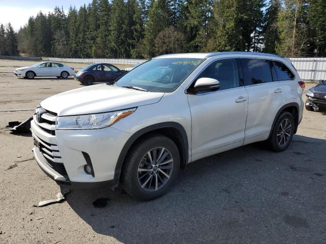 5TDJZRFH3JS884087 - 2018 TOYOTA HIGHLANDER SE WHITE photo 1