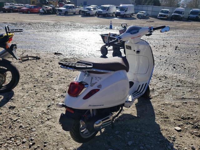 ZAPCA06B1L5100326 - 2020 VESPA MOPED WHITE photo 4