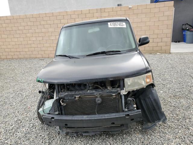 JTLKT324564047936 - 2006 TOYOTA SCION XB Schwarz Foto 5