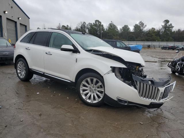 2LMDJ8JK8DBL15551 - 2013 LINCOLN MKX WHITE photo 4