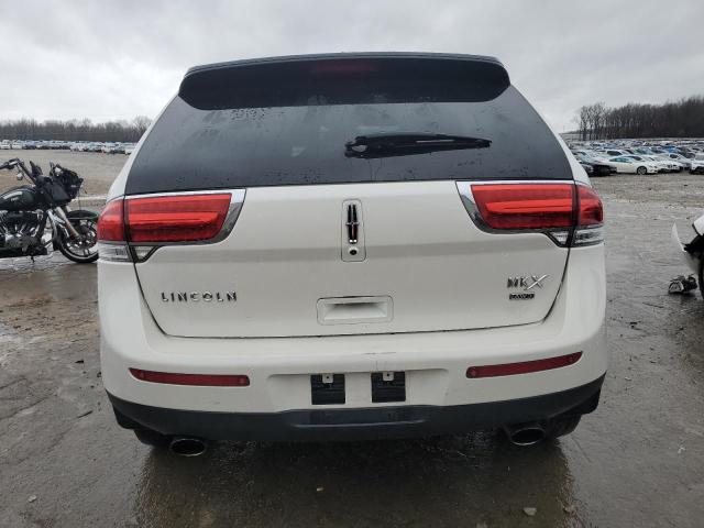 2LMDJ8JK8DBL15551 - 2013 LINCOLN MKX WHITE photo 6