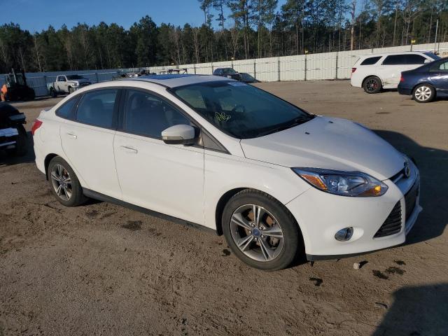 1FADP3F25EL379242 - 2014 FORD FOCUS SE WHITE photo 4