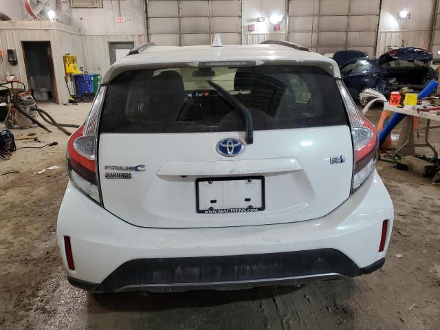 JTDKDTB3XJ1606682 - 2018 TOYOTA PRIUS C WHITE photo 6