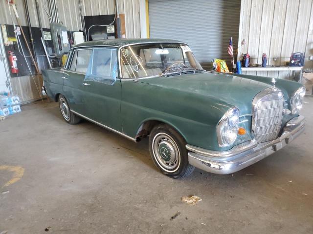 1101210102748 - 1963 MERCEDES-BENZ 220 S GREEN photo 4