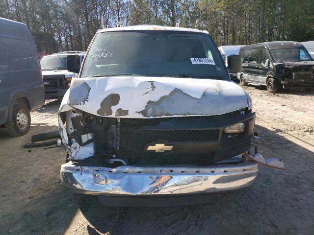 1GCGG29K091137179 - 2009 CHEVROLET EXPRESS G2 WHITE photo 5