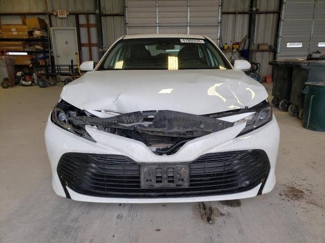 4T1B11HK6KU230005 - 2019 TOYOTA CAMRY L WHITE photo 5