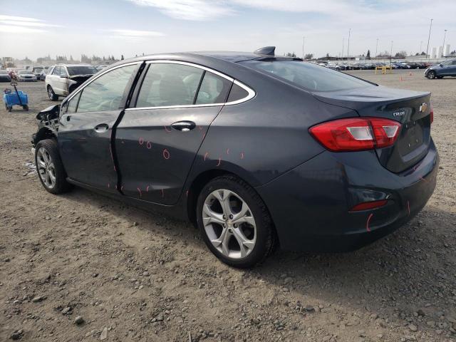 1G1BF5SM8J7132302 - 2018 CHEVROLET CRUZE PREMIER GRAY photo 2