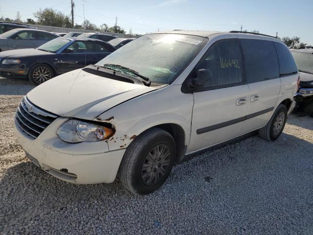 1A4GJ45R47B245807 - 2007 CHRYSLER TOWN & COU LX WHITE photo 1