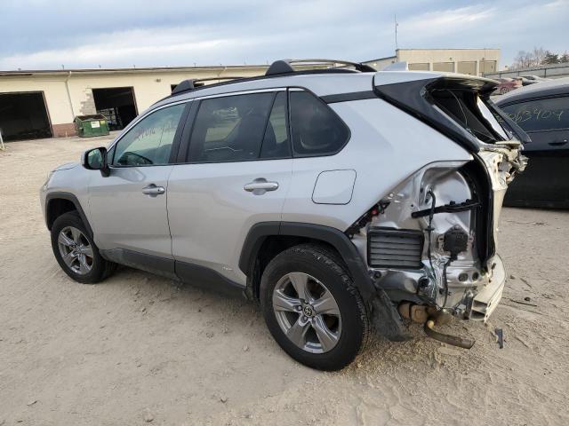 4T3RWRFV7NU055559 - 2022 TOYOTA RAV4 XLE SILVER photo 2