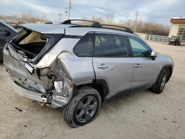 4T3RWRFV7NU055559 - 2022 TOYOTA RAV4 XLE SILVER photo 3